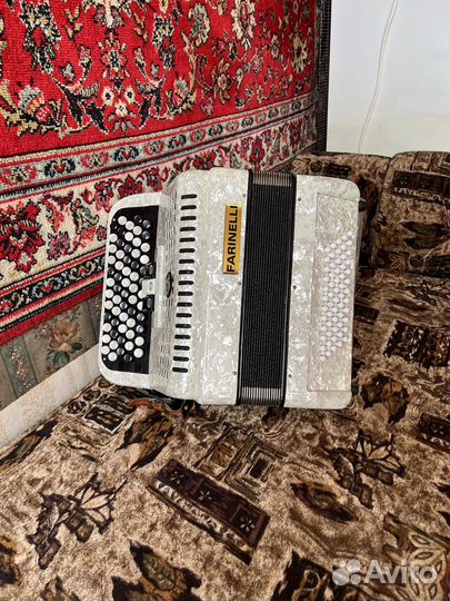 Баян Farinelli белый