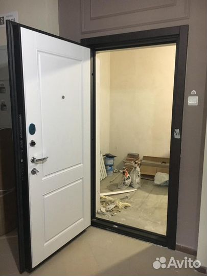 Входная дверь под классику