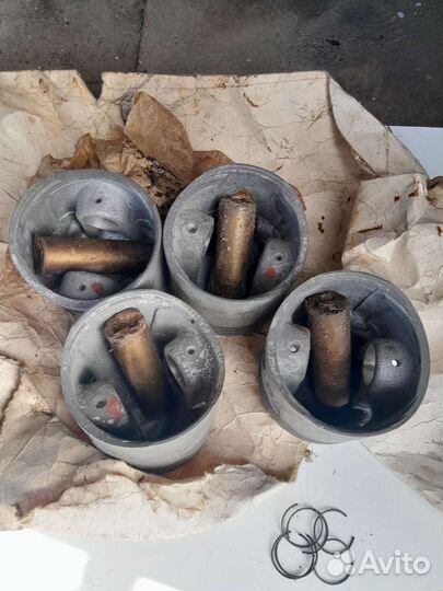 Поршня новые СССР на Москвич 412