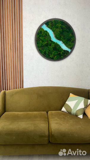 Панно из стабилизированного мха и эпоксидной смолы круглое