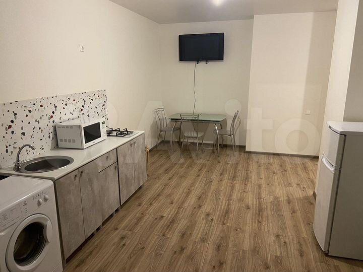 2-к. квартира, 45 м², 8/10 эт.