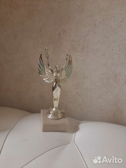 Статуэтка, награда, кубок