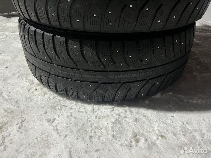 Bridgestone Ice Cruiser 7000 215/60 R17