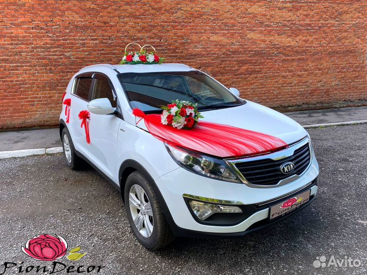 Свадебные украшения на машину в красном цвете № 38