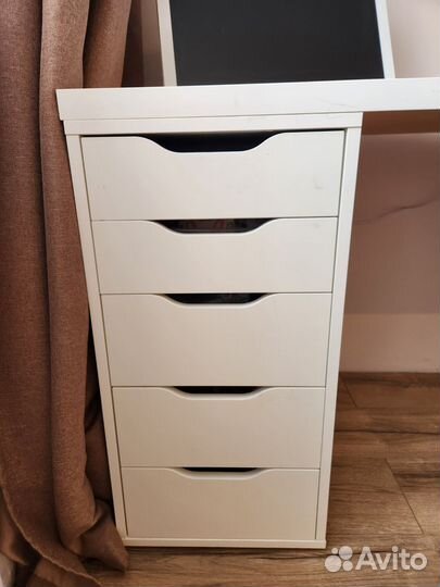 Письменный стол IKEA
