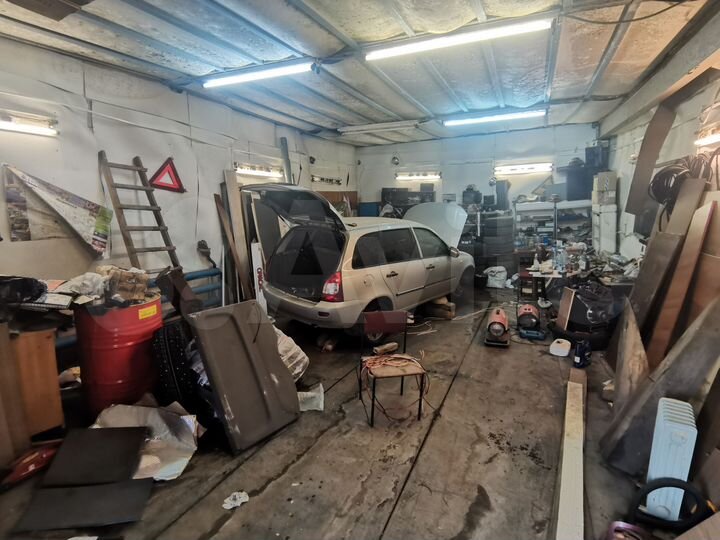 Гараж, > 30 м²