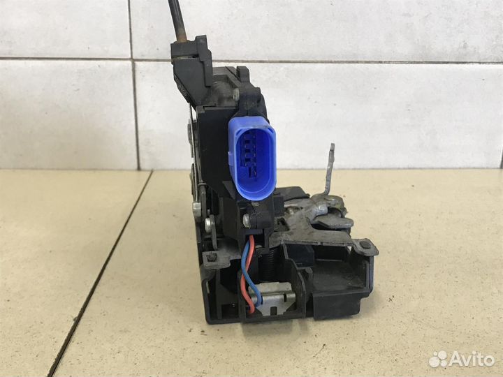 Замок двери передней левой Octavia (A5 1Z) 2004-2013