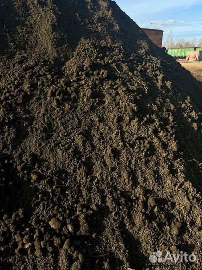 Плодородная земля в мешках и валом