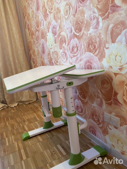 Детский стол парта