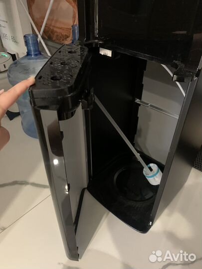 Кулер для воды напольный