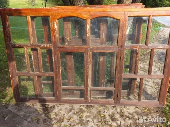 Старые оконные рамы