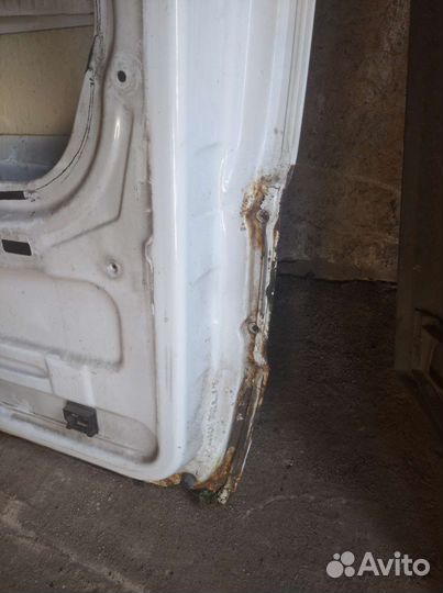 Двери на mercedes sprinter 906