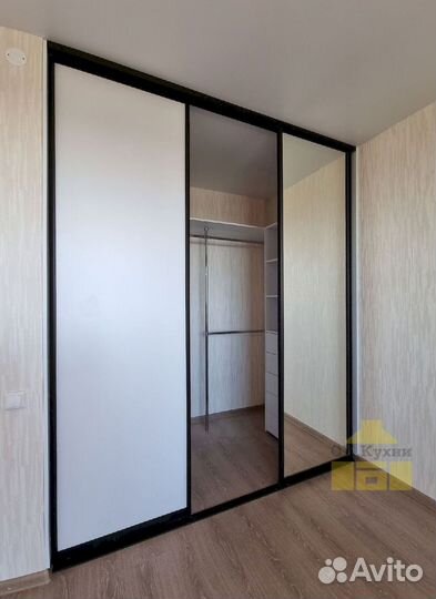 Шкаф в прихожую