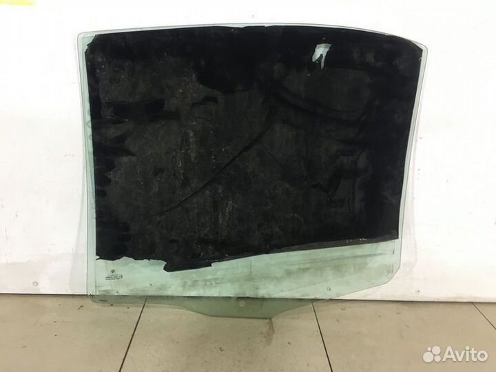 Стекло задней правой двери
