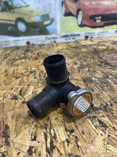 Горловина тройник охлаждения Киа Рио 3