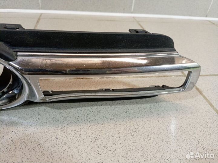 Накладка переднего бампера правая Mitsubishi