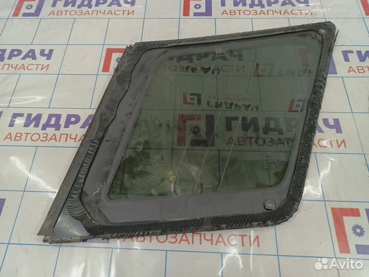 Стекло кузовное глухое левое Land Rover Freelander