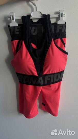 Bona fide костюм