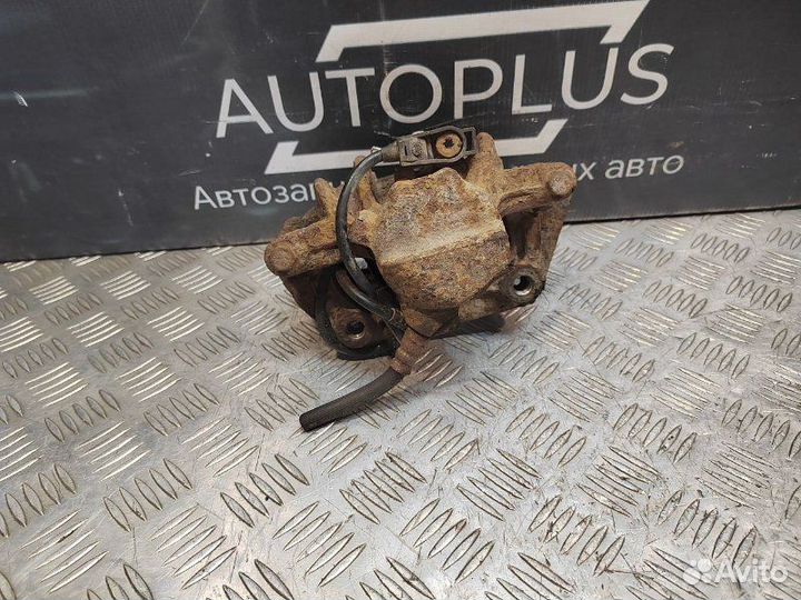 Суппорт передний левый Mercedes Benz C 230 2.3 M