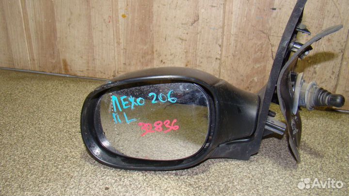 Зеркало левое механическое Peugeot 206