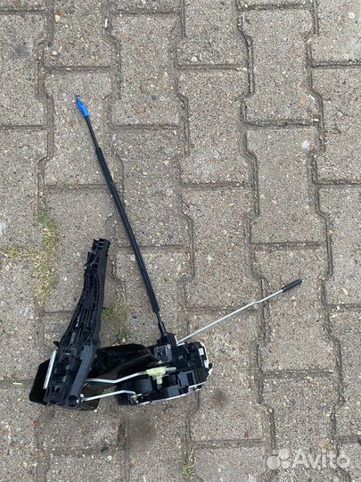 Замок двери передней правой Chevrolet Cruze I