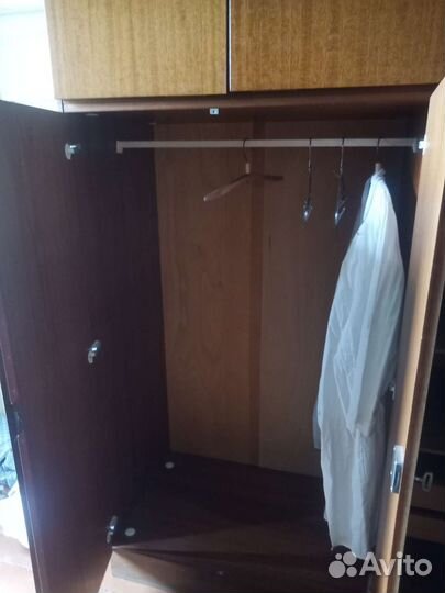 Шкаф