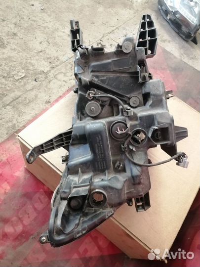 Фара передняя левая Toyota Land Cruiser Prado 150