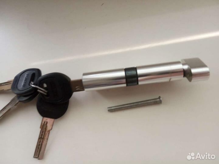 Личинка от двери