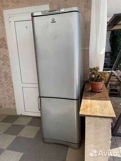 Холодильник indesit 185см