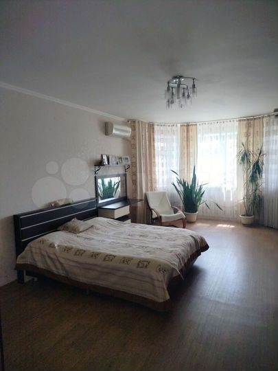 1-к. квартира, 64 м², 2/9 эт.