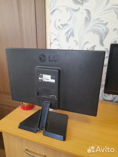 LG flatron e 1942 LED