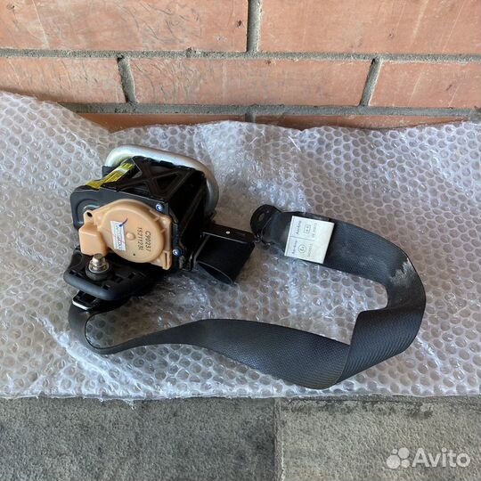 Ремни безопасности передний левый Mitsubishi L200