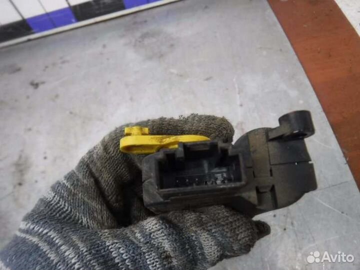 Моторчик заслонки отопителя Skoda Octavia A4 BFQ