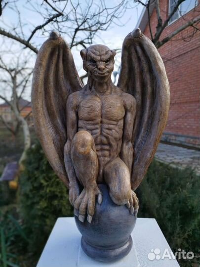 Садовая скульптура гаргульи
