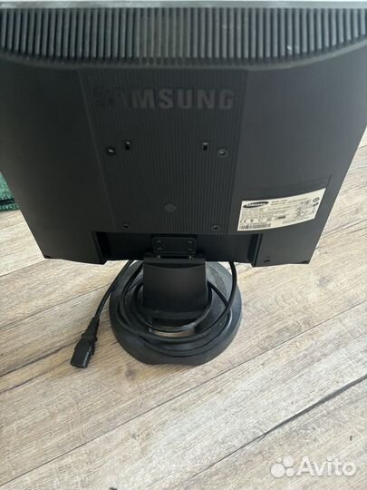 Монитор samsung 720n
