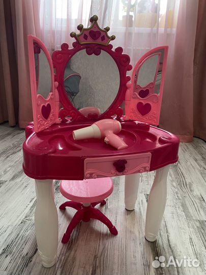 Столик для девочки