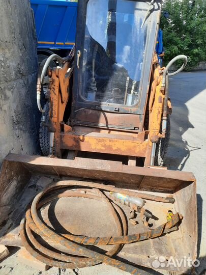 Мини-погрузчик Уралвагонзавод ПУМ-500, 2003