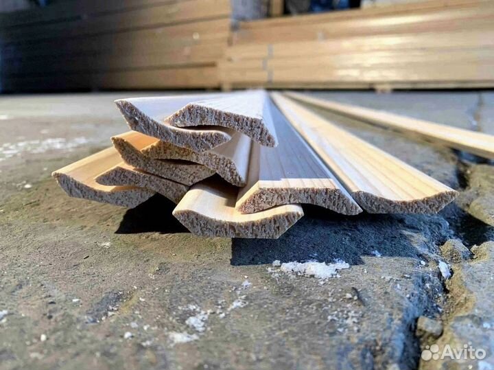 Плинтус гладкий сосна