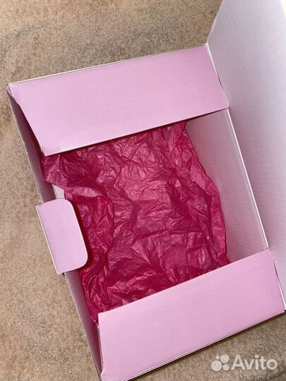 Подарочная коробка