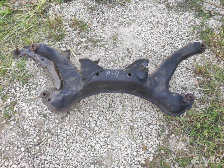 Подрамник передний Nissan Primera P11