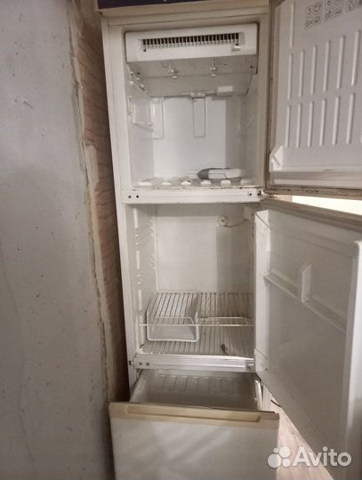 Холодильник Stinol