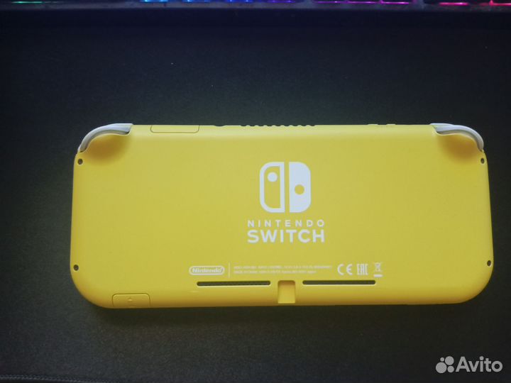 Nintendo switch lite yellow