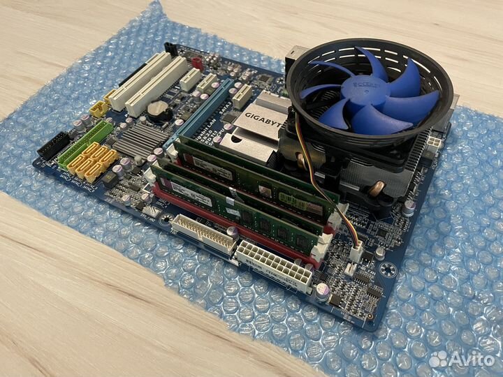 Gigabyte GA-EP43-UD3L + Intel Quad Q9450 + 8Gb