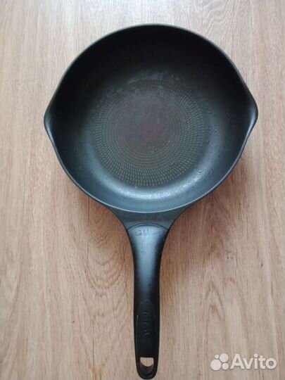 Сковороды tefal,икеа 28,26,25