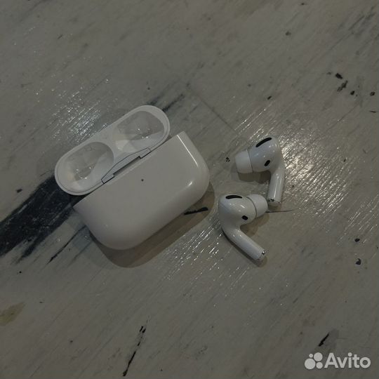 Оригинальные Apple AirPods Pro (1 поколение)