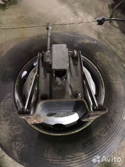 Кронштейн запасного колеса DAF XF105