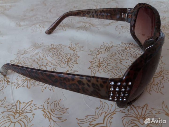 Очки солнцезащитные женские со стразами