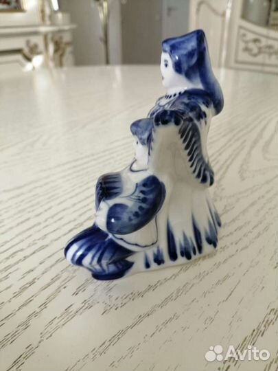 Статуэтка Пляска, Гжель, фарфор ручной работы