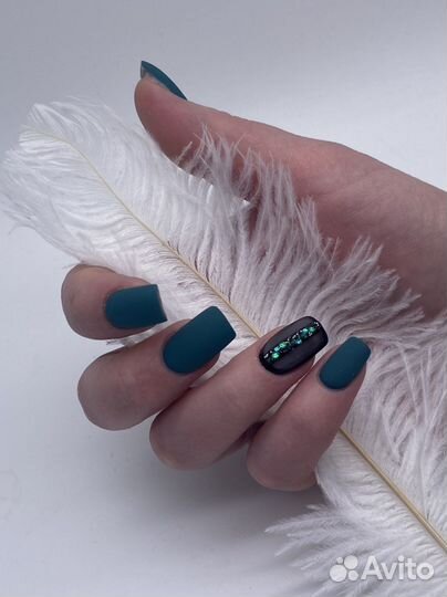 Маникюр с покрытием гель-лак