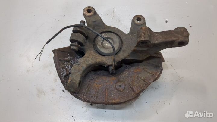 Ступица (кулак, цапфа) левая передняя Mercedes Vito W639